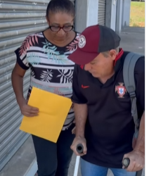 L2309004 Aproveitaram desse senhor sem saber quem ele era! parte2