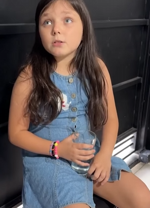 L2326007_Ela dava as sobras para sua filha, até que seus pa_parte 2