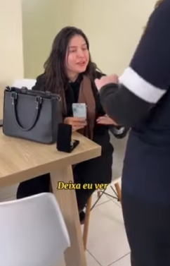 L2307002 funcionária achou uma bolsa na rua com joias parte 2